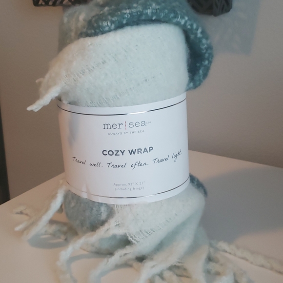 Other - Cozy wrap